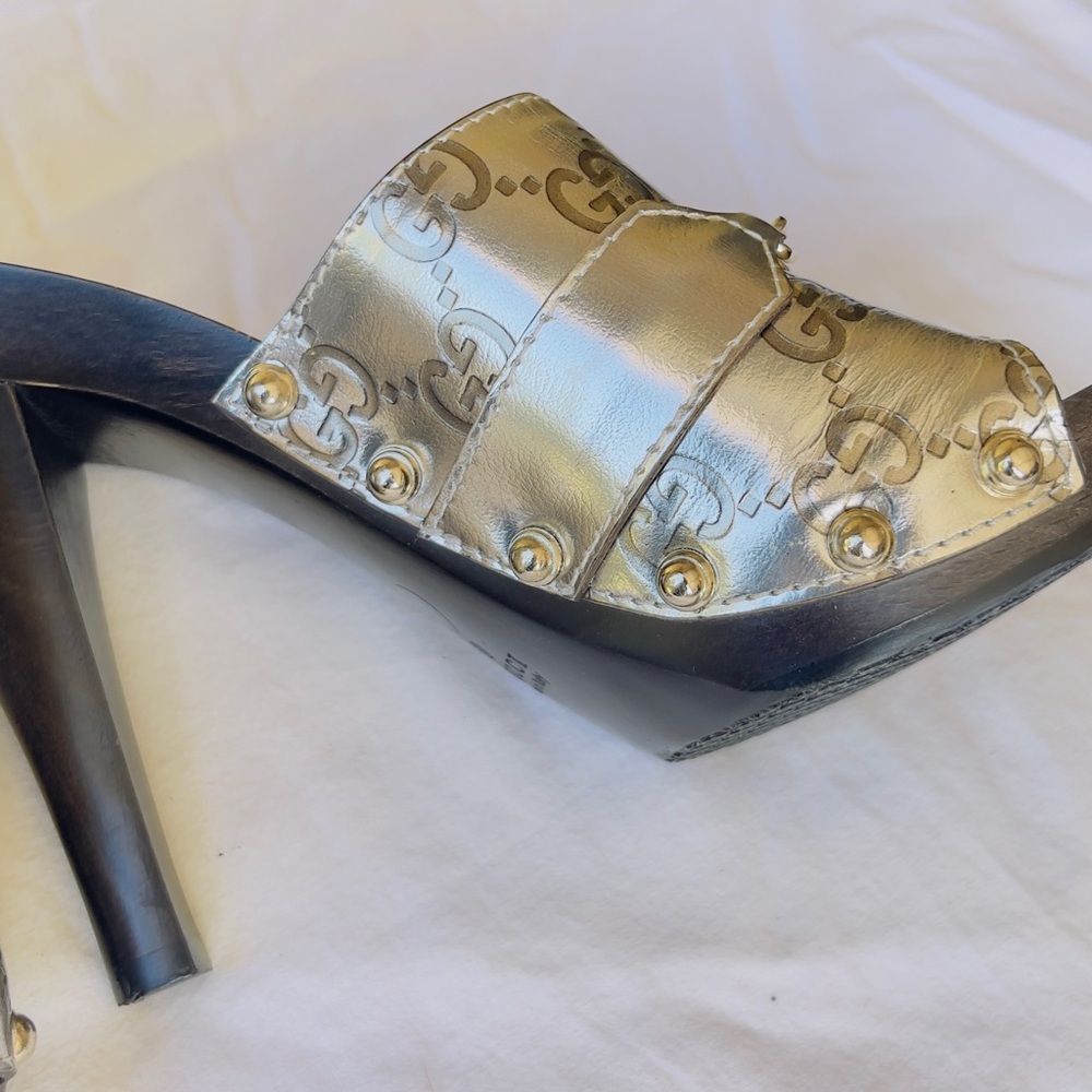 Gucci Metallic Silver High Heel Sandals - Picture 3 of 4